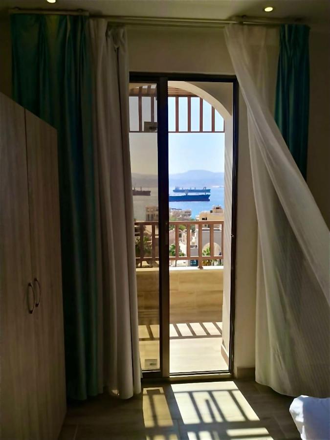 Castle Beach Hotel Aqaba Exteriör bild