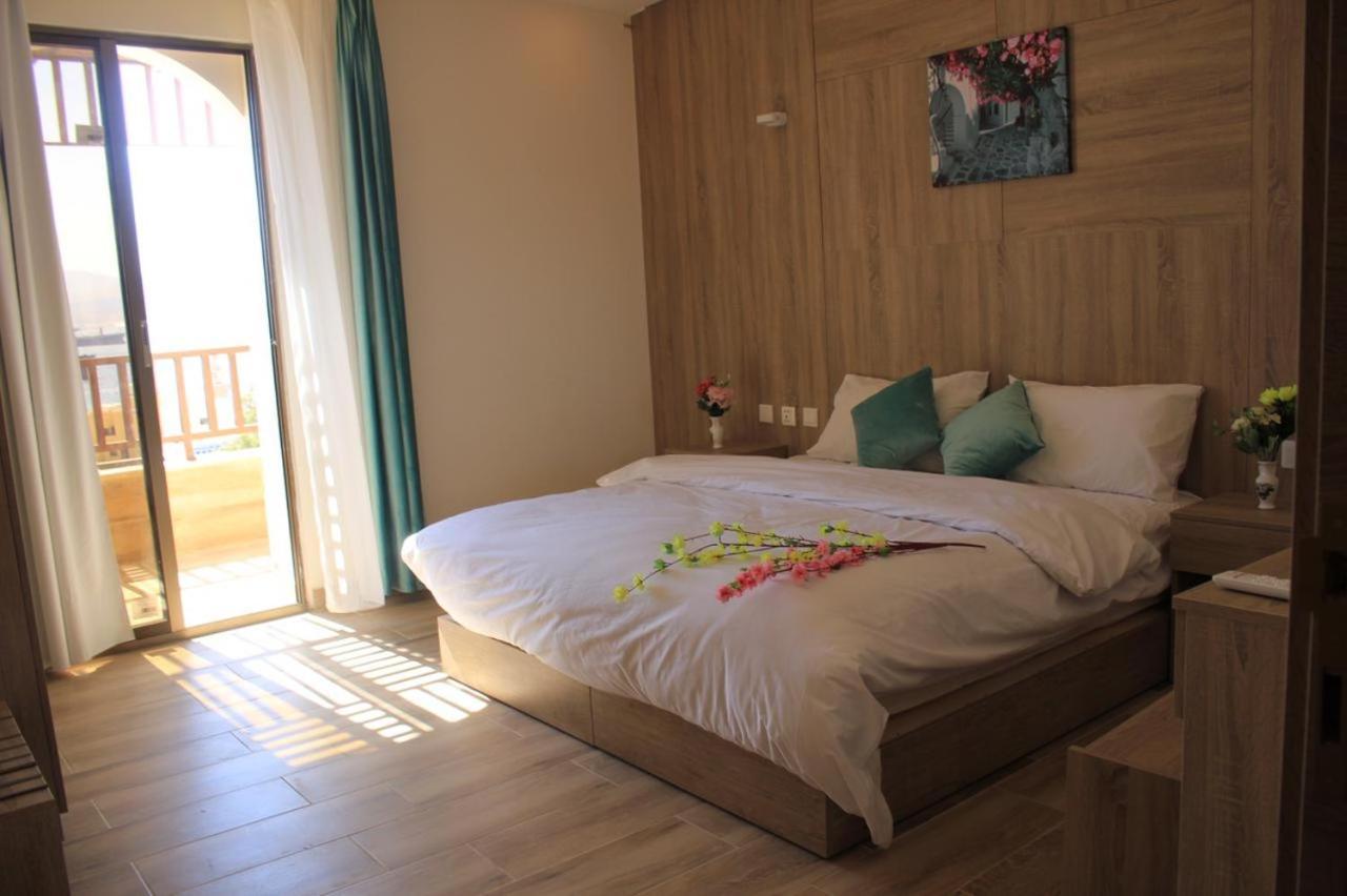 Castle Beach Hotel Aqaba Exteriör bild